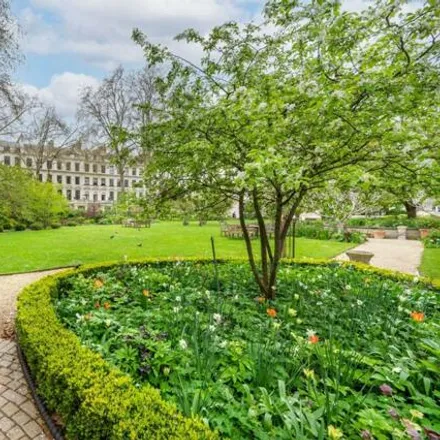 Image 3 - 19 Queen's Gardens, London, W2 3BE, United Kingdom - Apartment for sale