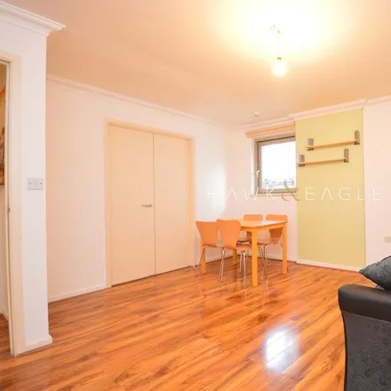 Image 7 - 99 Blackwall Way, London, E14 9QU, United Kingdom - Apartment for rent