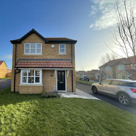 Buy this 3 bed house on Longridge Fell Close in Thornton, FY5 3UX