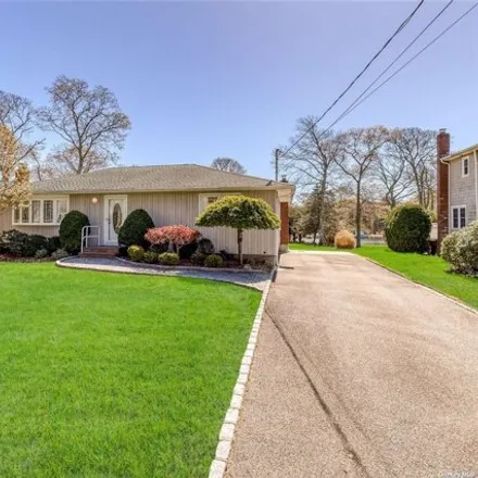 Buy this 3 bed house on 55 Hewitt Boulevard in Brookhaven, Center Moriches