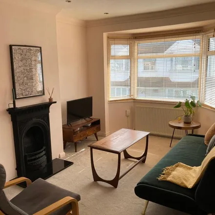 Rent this 3 bed apartment on Rialto Road in Lonesome, London