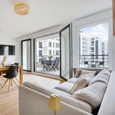 Rent this 1 bed apartment on 17 Cours des Lavandières in 93400 Saint-Ouen-sur-Seine, France