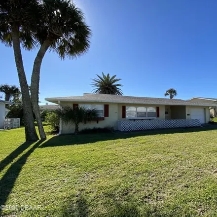 Rent this 2 bed house on 16 Silk Oaks Drive in Ormond-by-the-Sea, Ormond Beach