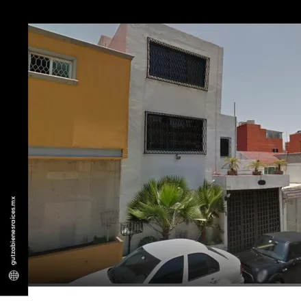 Buy this studio house on Avenida Paseo Lomas Verdes in Colonia Lomas Verdes 3ra Sección, 53129 Naucalpan de Juárez