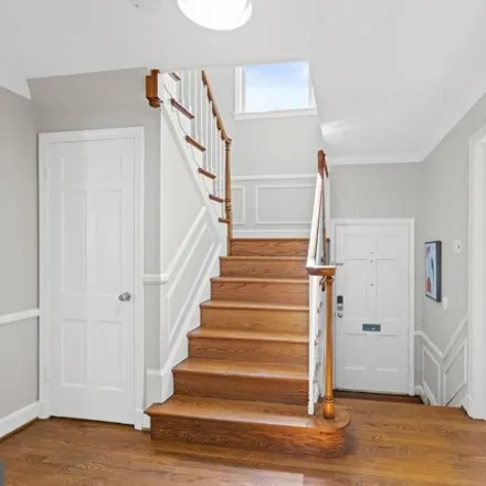 Image 5 - 4815 Calvert Street Northwest, Washington, DC 20007, USA - House for sale