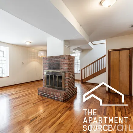 Rent this 2 bed duplex on 906 N Winchester Ave