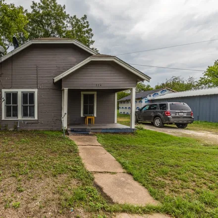 Buy this 3 bed house on 284 Williams Street in Marlin, TX 76661
