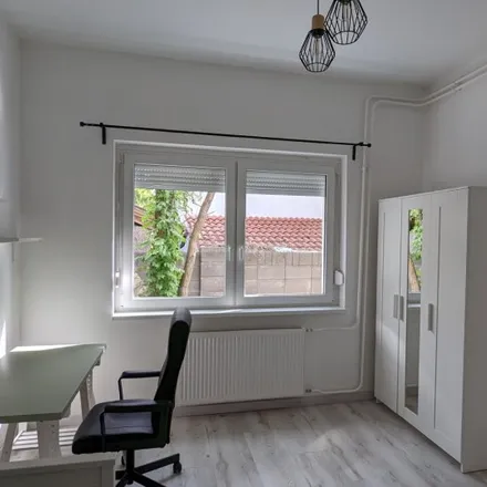 Rent this studio apartment on Hőszigetelés-kötőelem szakáruház in Budapest, Keresztúri út 74