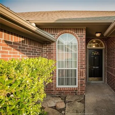 Image 2 - 608 Castlebrook Drive, College Station, TX 77845, USA - House for rent