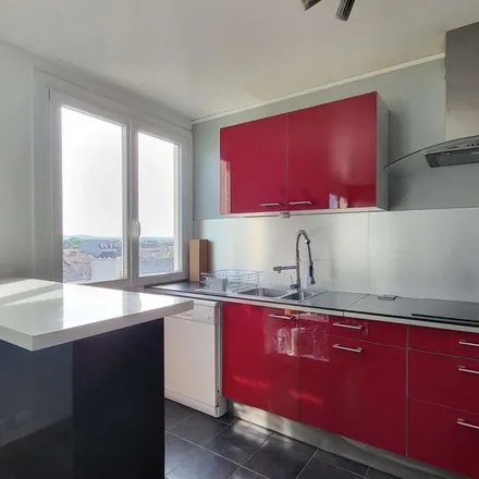 Rent this 2 bed apartment on 5 bis Place de la Méditerranée in 51200 Épernay, France