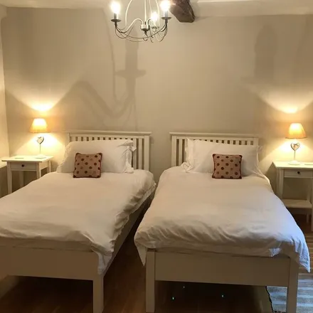 Rent this 3 bed house on 11160 Villeneuve-Minervois