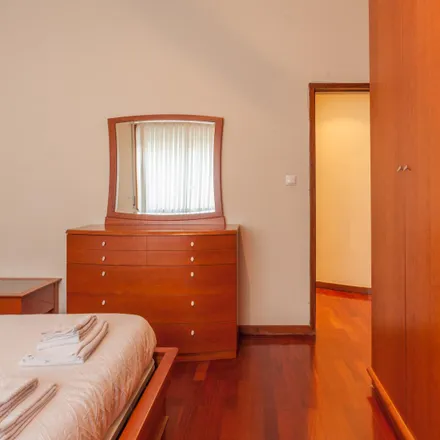 Rent this 3 bed room on Bela Jóia in Rua de Santa Catarina, 4000-446 Porto