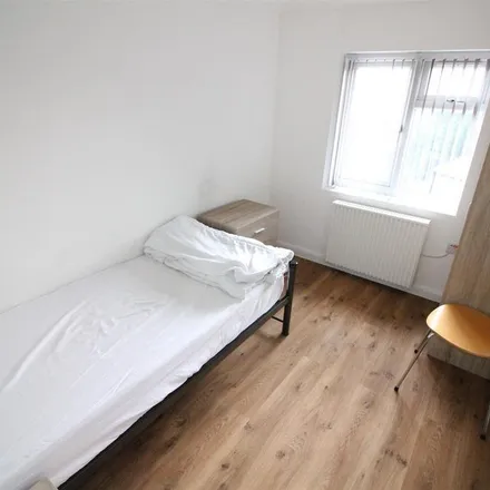 Rent this 1 bed room on Guinness Close in Bourne Avenue, London