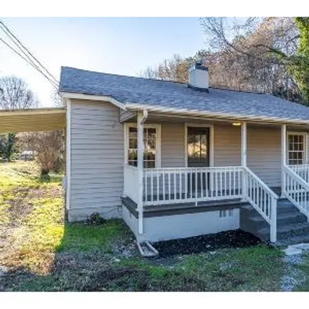 Buy this 2 bed house on 153 South Pine Street in Toccoa, GA 30577
