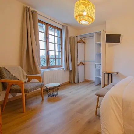 Rent this 1 bed house on Office de Tourisme de la Côte des Bar en Champagne in 4 Boulevard du 14 Juillet, 10200 Bar-sur-Aube