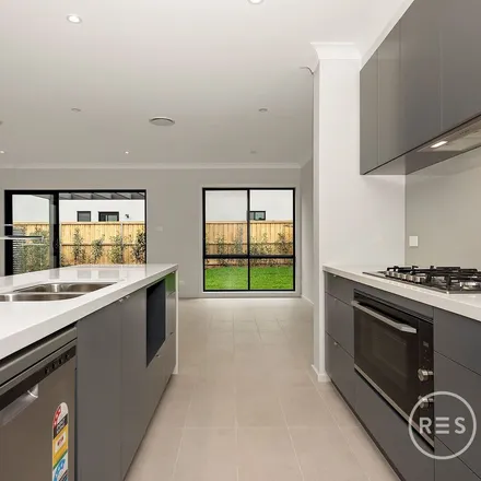 Image 5 - Shore Street, Warwick Farm NSW 2170, Australia - Apartment for rent