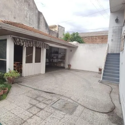 Buy this 4 bed house on Axion in Metrobus Calchaquí, Quilmes Oeste