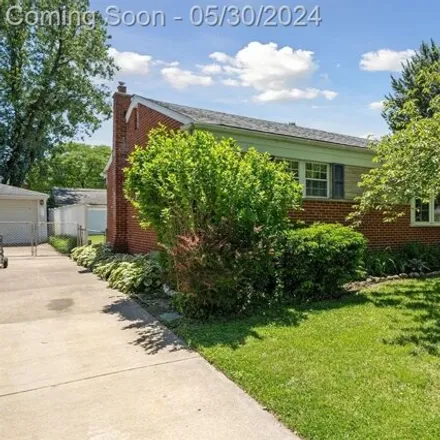 Image 2 - 1616 Fontaine Ave, Madison Heights, Michigan, 48071 - House for sale