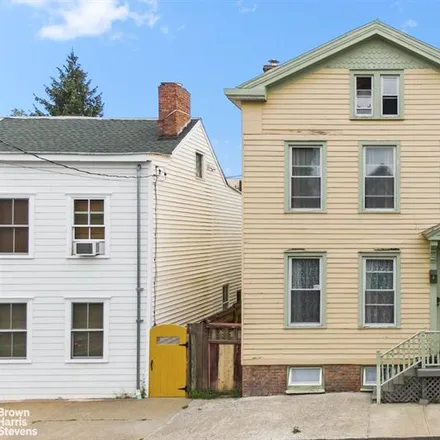 Buy this studio house on 450 UNION STREET in Hudson
