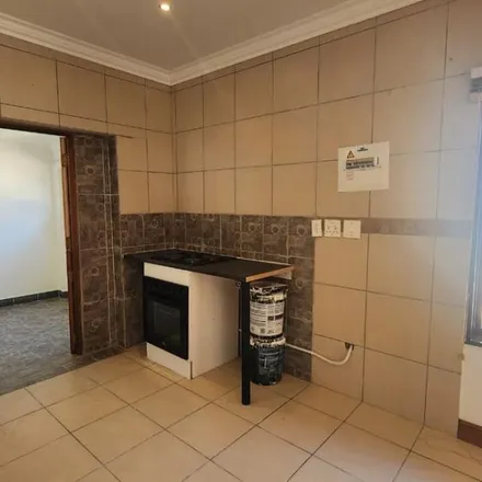 Image 5 - Westview Drive, Beverley Gardens, Randburg, 2125, South Africa - Apartment for rent