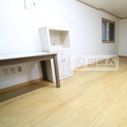 Rent this studio apartment on 서울특별시 강남구 대치동 958-11