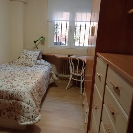 Rent this 2 bed room on Madrid in Calle Mijas, 2