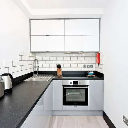 Rent this 1 bed apartment on Peabody Terrace in Ray Street Bridge, London