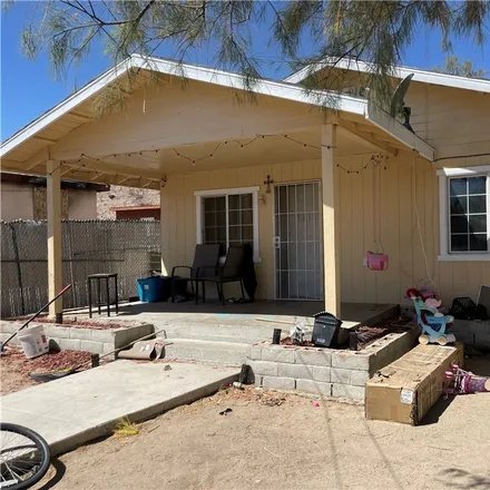 Buy this studio townhouse on 310 North 3rd Avenue in Barstow, CA 92311