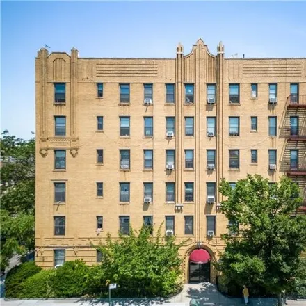 Image 2 - 303 Avenue P, New York, NY 11204, USA - Apartment for sale