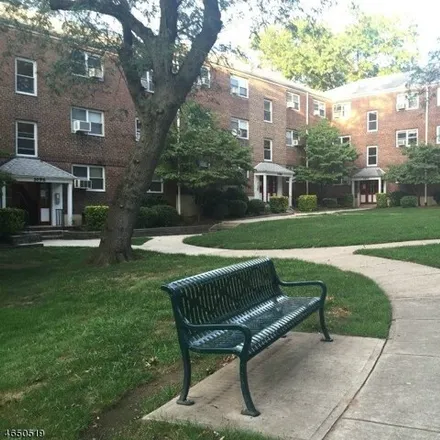 Rent this 1 bed condo on Terrace Circle in Teaneck Township, NJ 07666