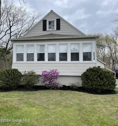 Buy this 3 bed house on 1387 Tracy Avenue in Niskayuna, NY 12309