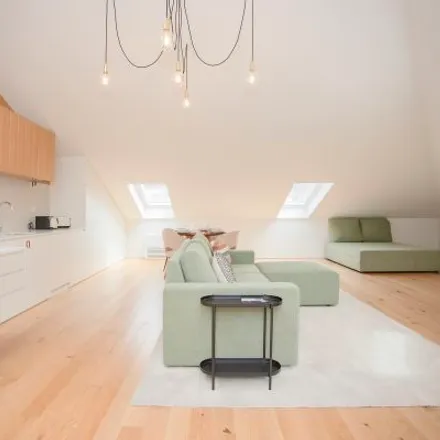 Rent this 3 bed apartment on Padaria & Pastelaria Cristal in Rua de Cedofeita 585, 4050-181 Porto