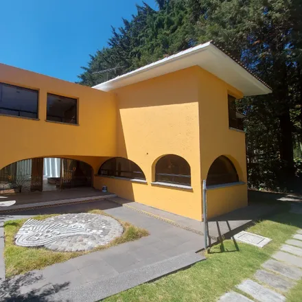 Buy this 5 bed house on Privada Jaral in Colonia Ortiz Rubio, 52740 Ocoyoacac
