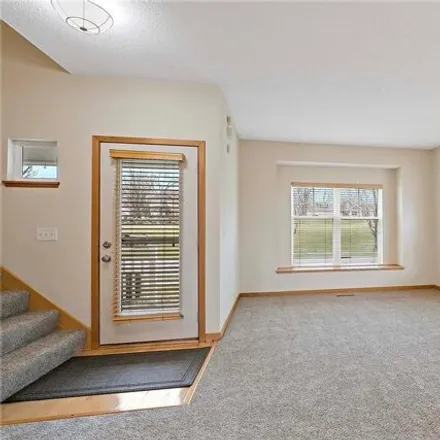 Image 6 - 906 New Century Boulevard South, Maplewood, MN 55119, USA - House for sale
