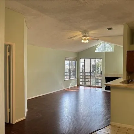 Image 8 - 3309 Golden Trails Dr Apt 402, Texas, 77345 - Condo for rent