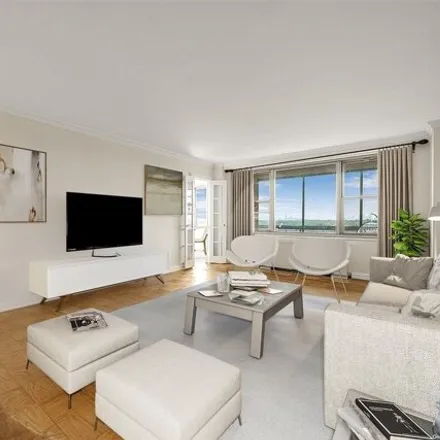 Image 5 - Gerard Towers, 70-25 Yellowstone Boulevard, New York, NY 11375, USA - Apartment for sale