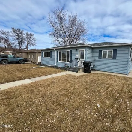 Buy this 4 bed house on 1738 9th Avenue West in Williston, ND 58801