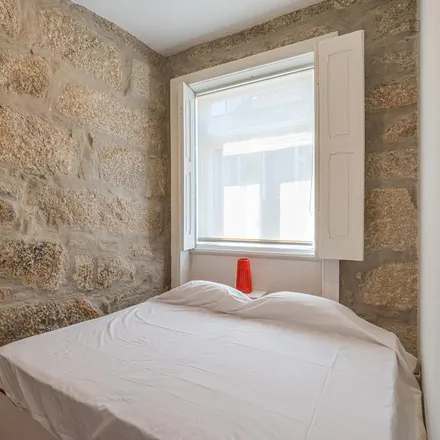 Rent this 1 bed apartment on 2ª Igreja Baptista do Porto in Rua do Moreira 161, 4000-099 Porto