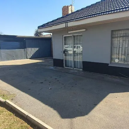 Image 6 - Vrede Avenue, Duncanville, Emfuleni Local Municipality, 1939, South Africa - Apartment for rent
