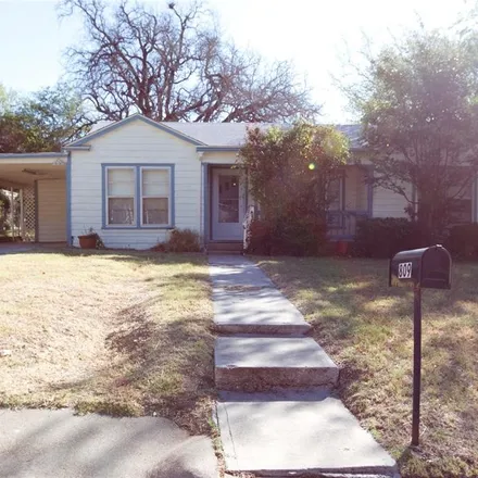Rent this 4 bed house on 809 South Brazos Street in Weatherford, TX 76086