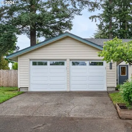 Buy this 5 bed house on 13209 Southeast Ankeny Court in Portland, OR 97233