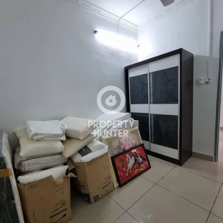 Rent this 3 bed apartment on Jalan Tun Razak in 88675 Kota Kinabalu, Sabah