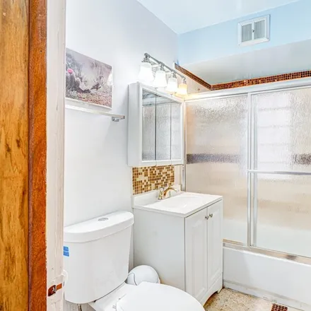 Image 5 - Beat 2523, 2920 North Ridgeway Avenue, Chicago, IL 60618, USA - Duplex for sale