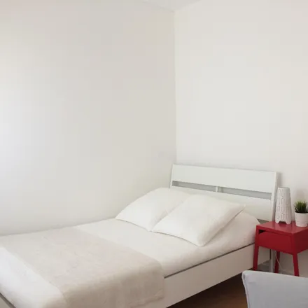 Rent this studio apartment on Farmácia São Roque in Rua de Camões, 4000-376 Porto