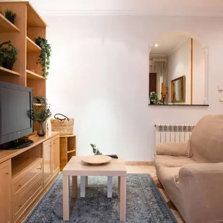 Image 3 - Calle Fuente del Berro, 18, 28009 Madrid, Spain - Apartment for rent