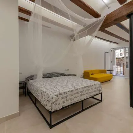 Image 8 - Miralles Muebles y Decoración, Carrer del Pintor López, 41, 46003 Valencia, Spain - Apartment for rent