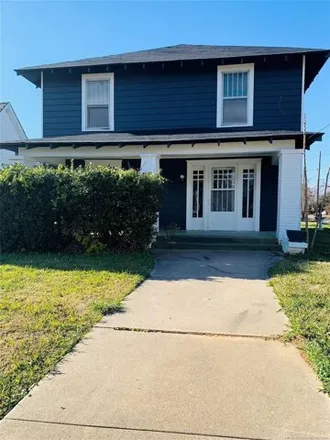 Buy this 3 bed house on 214 4th Avenue Northwest in Ardmore, OK 73401