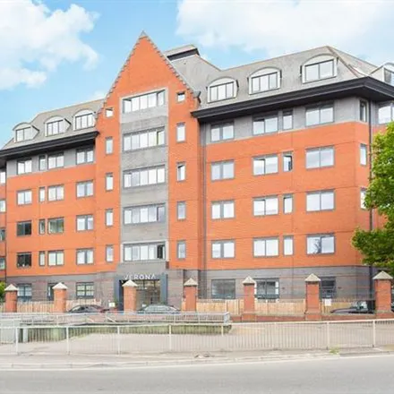 Rent this 2 bed apartment on Royal Mail in Wellington Street, Slough