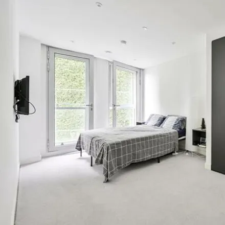 Image 4 - Two Fifty One, 251 Southwark Bridge Road, London, SE1 6FL, United Kingdom - Apartment for sale