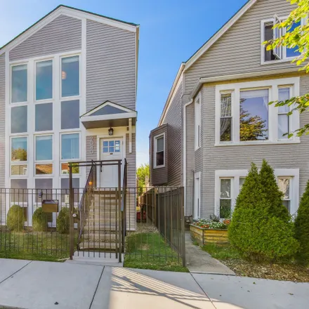 Buy this 4 bed house on Beat 2523 in 2038 North Hamlin Avenue, Chicago